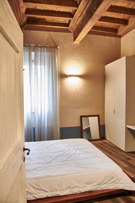Casa Asja: Cromatismo In Centro Storico Apartment เชซานา ภายนอก รูปภาพ